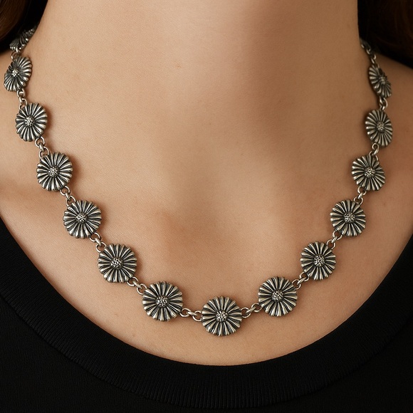 LAGOS Jewelry - Lagos Silver Daisy Link 16.5” Necklace